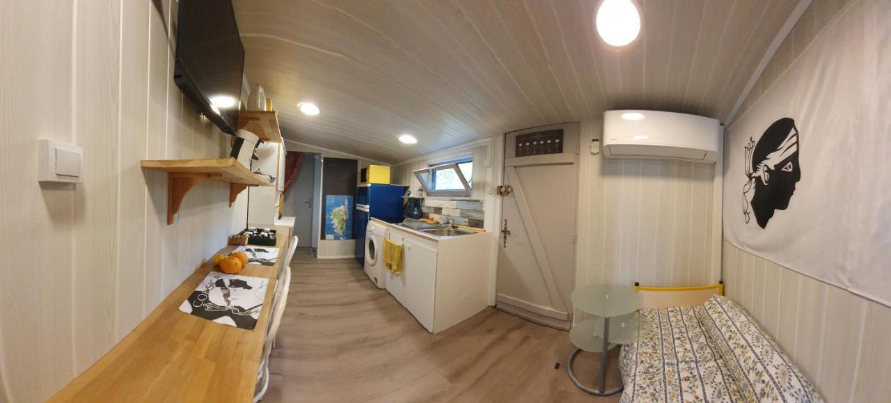 Clematisso Hostel Лучиана Екстериор снимка